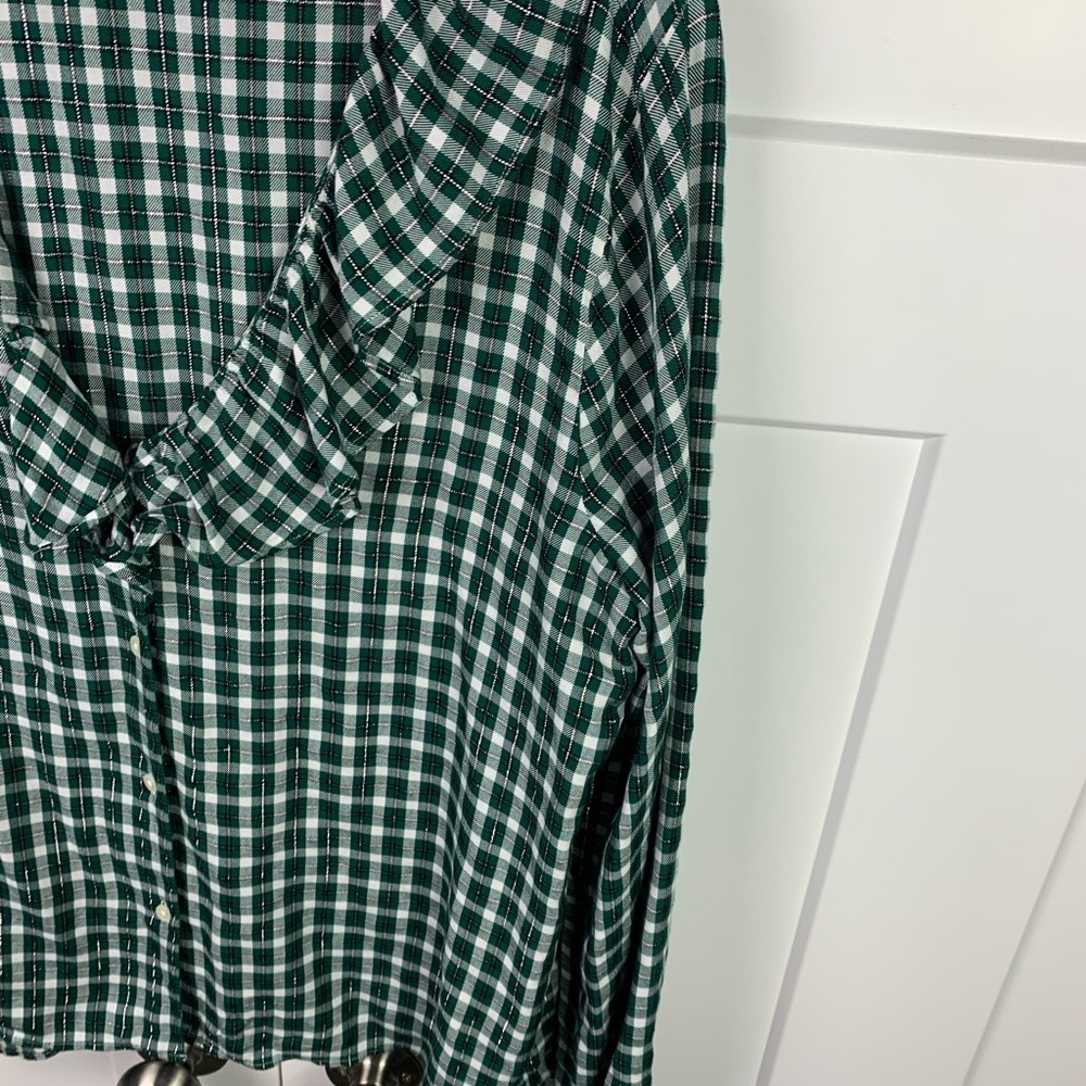 Ann Taylor LARGE v Neck Ruffle Blouse Holiday Green Silver Plaid Romantic Preppy - Picture 4 of 8